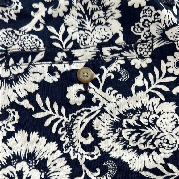 GAP Blue and White Floral Bermudas Tailored Fit - Picture 4 of 4